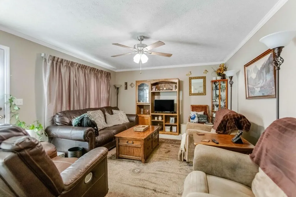 1512 Oak Ridge Court Hopkinsville KY 42240