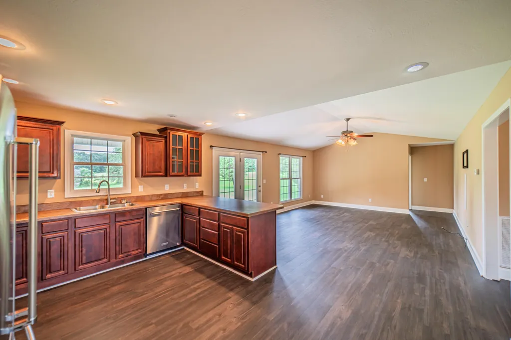 224 Hunters Lane Calvert City KY 42029