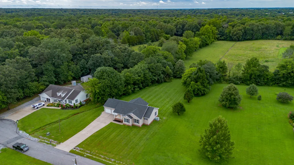 224 Hunters Lane Calvert City KY 42029