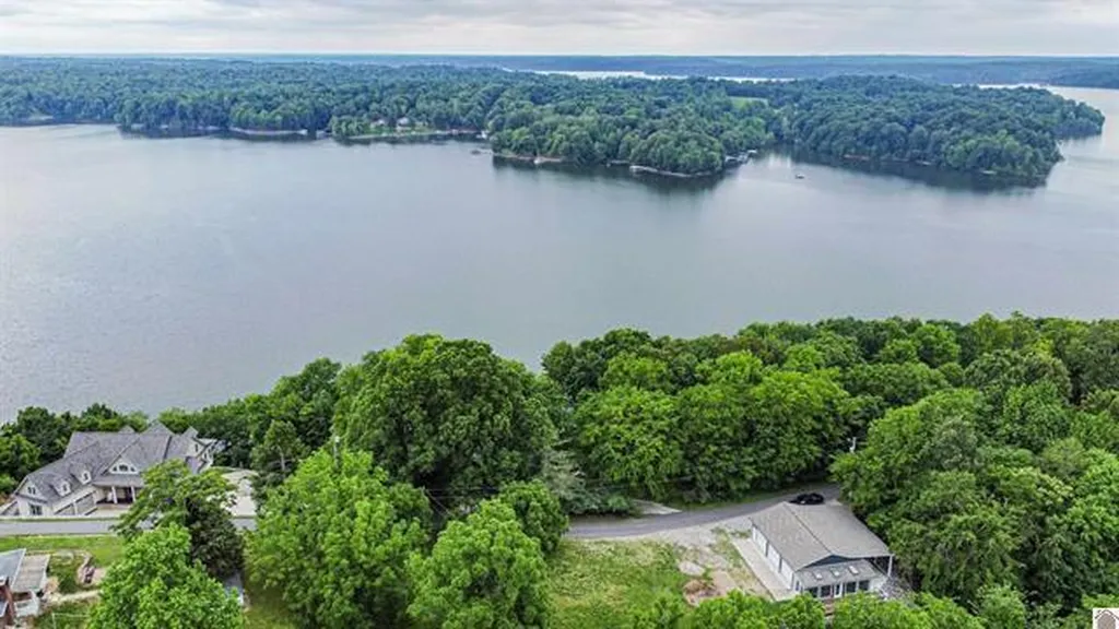 Lot 6 & 7 Deer Run Road Eddyville KY 42038