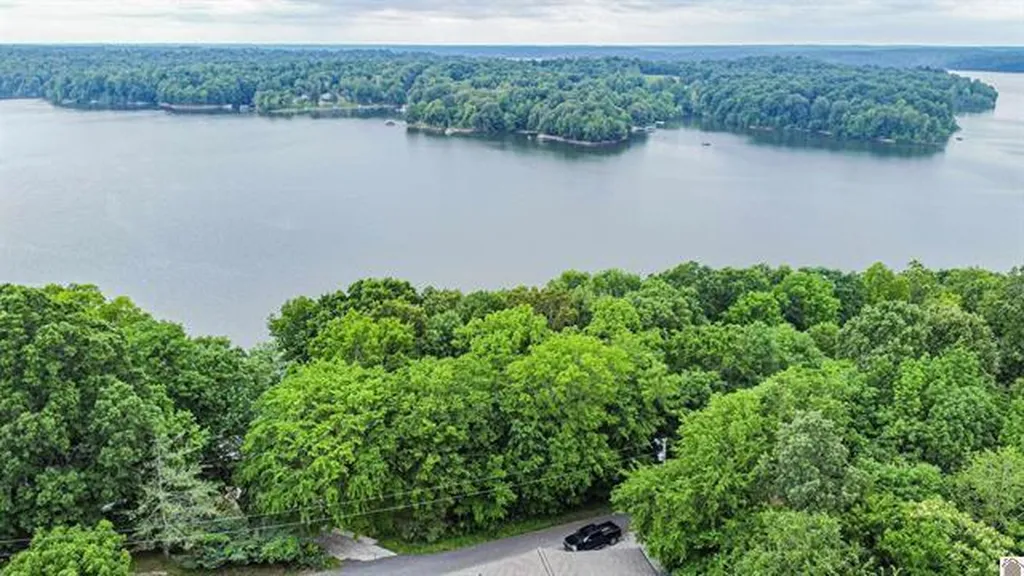 Lot 6 & 7 Deer Run Road Eddyville KY 42038