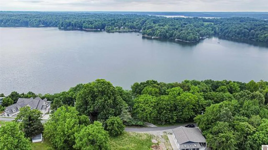 Lot 6 & 7 Deer Run Road Eddyville KY 42038