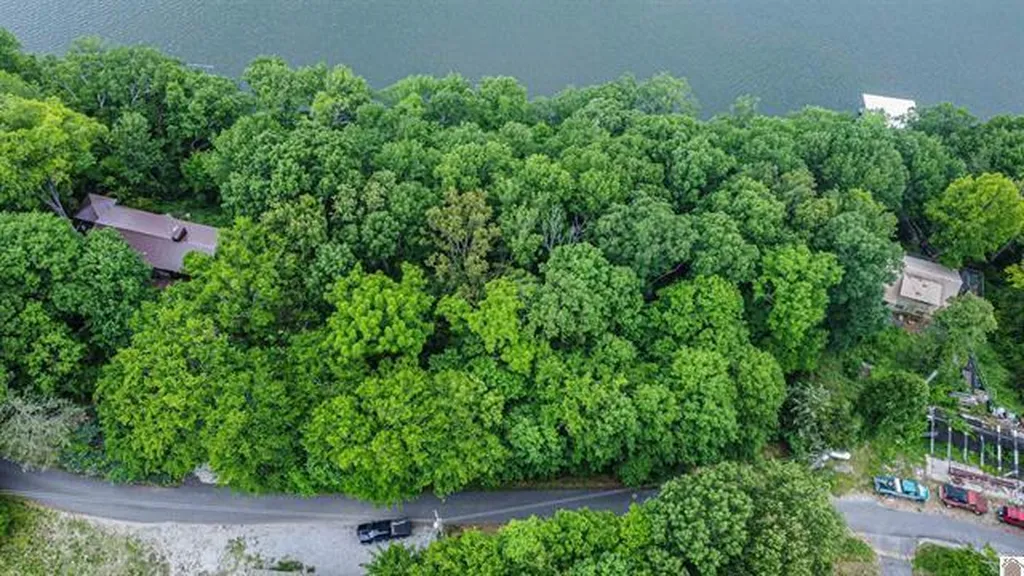 Lot 6 & 7 Deer Run Road Eddyville KY 42038