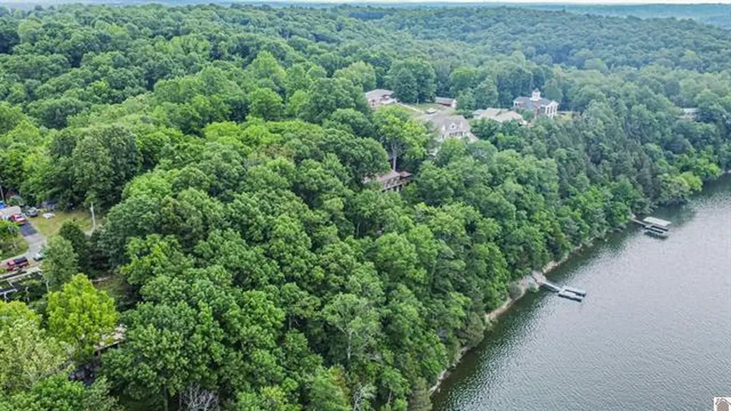 Lot 6 & 7 Deer Run Road Eddyville KY 42038