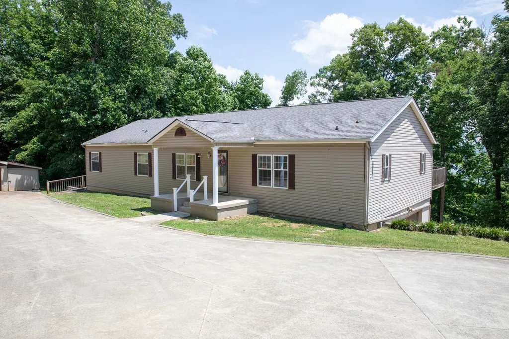 8882 Highway 761 Nancy KY 42544
