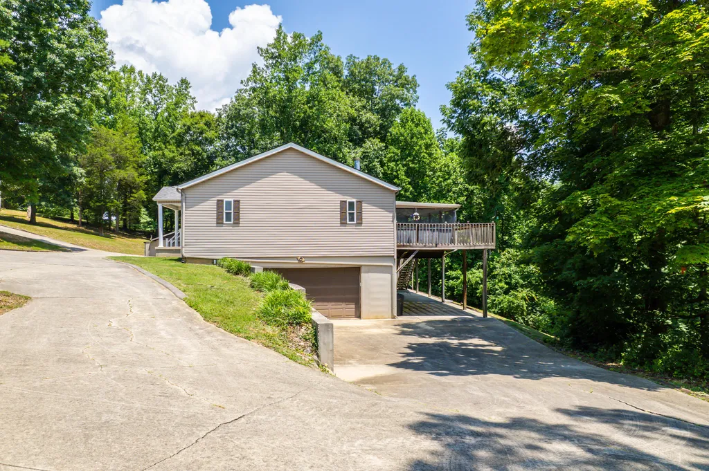 8882 Highway 761 Nancy KY 42544