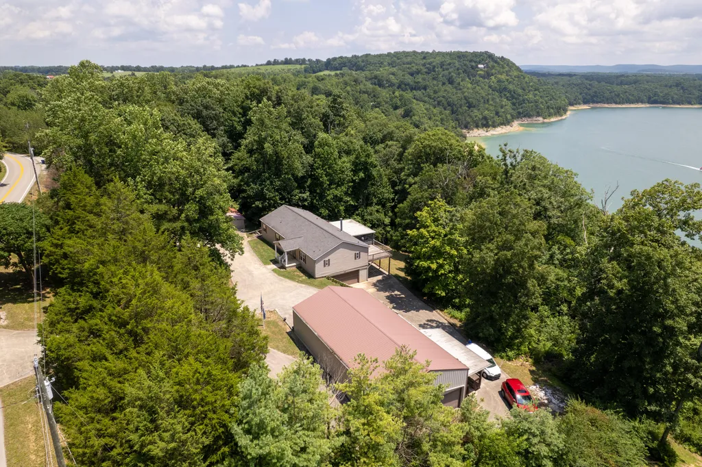 8882 Highway 761 Nancy KY 42544