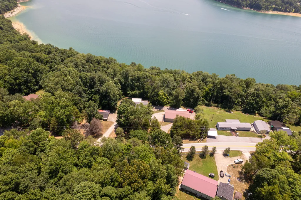 8882 Highway 761 Nancy KY 42544