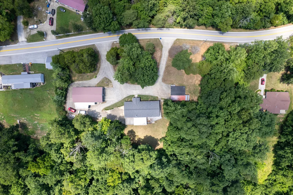 8882 Highway 761 Nancy KY 42544