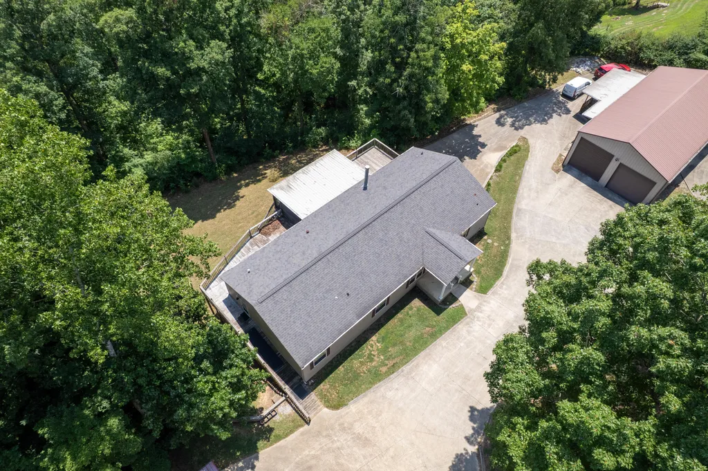 8882 Highway 761 Nancy KY 42544