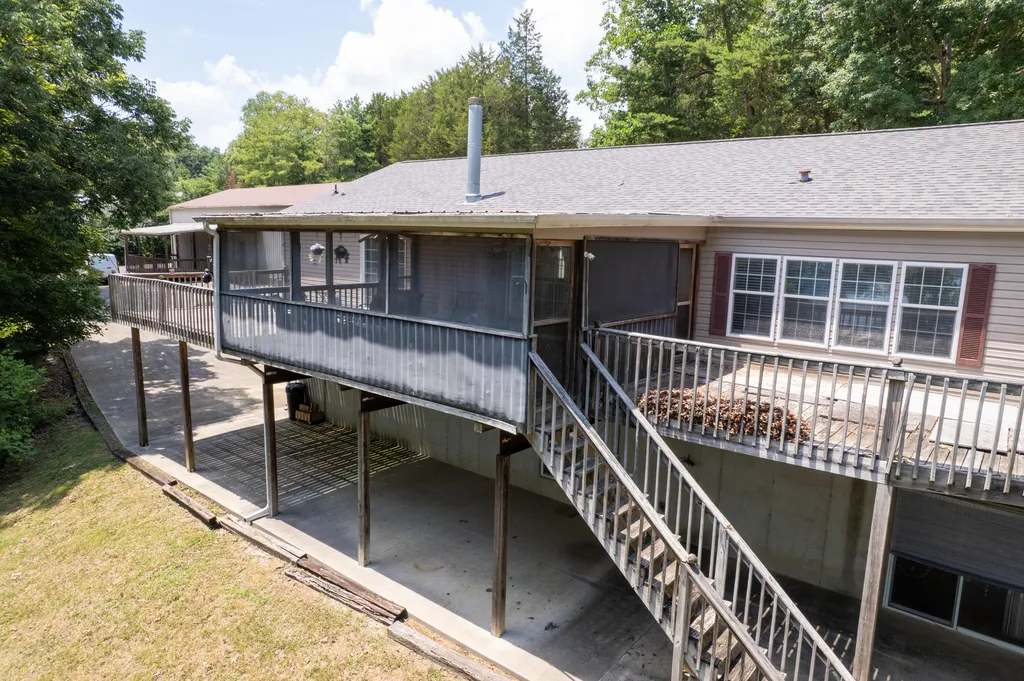 8882 Highway 761 Nancy KY 42544