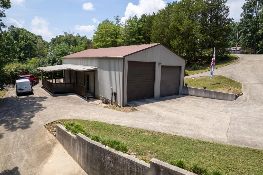 8882 Highway 761 Nancy KY 42544
