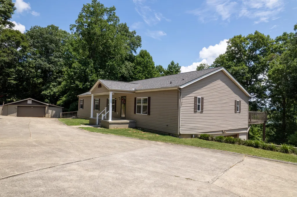 8882 Highway 761 Nancy KY 42544