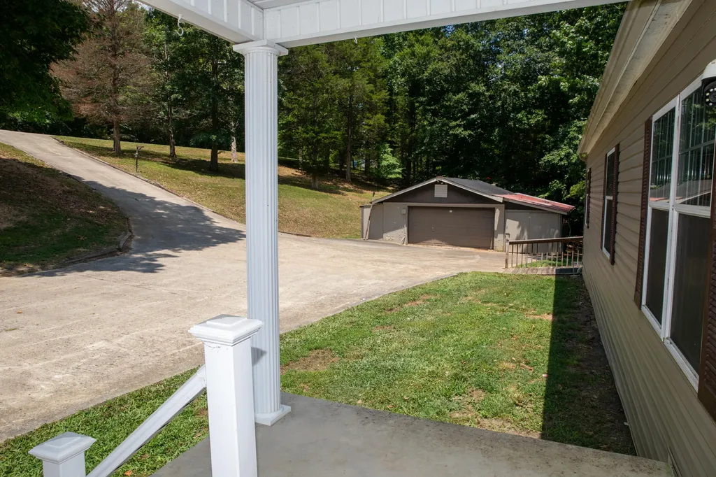 8882 Highway 761 Nancy KY 42544