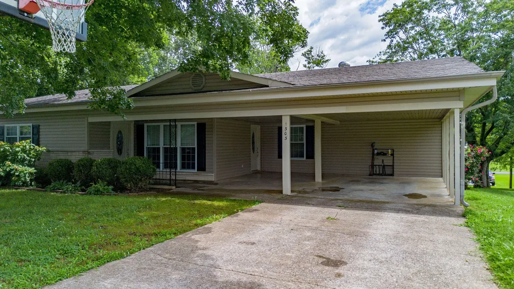 1303 Shelby Mccallum Drive Benton KY 42025