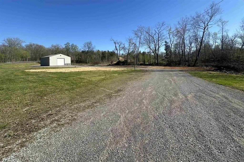 13217 S State Route 121 New Concord KY 42076