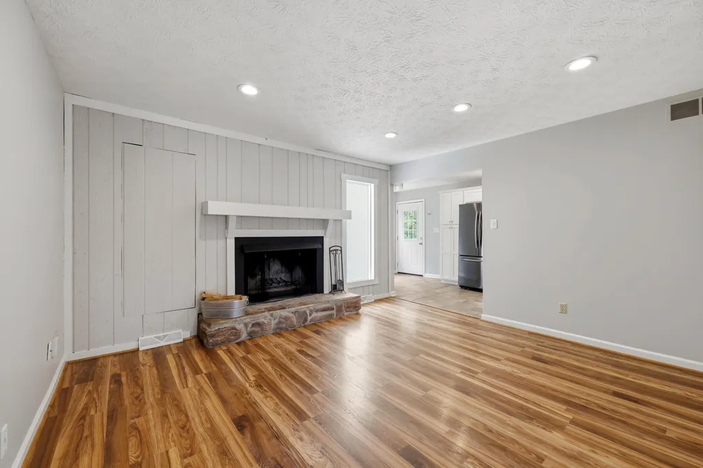 1137 Wood Ridge Road Lexington KY 40514