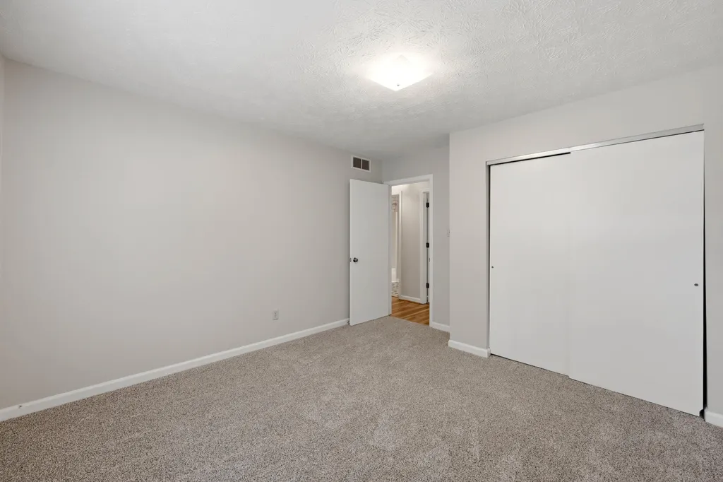 1137 Wood Ridge Road Lexington KY 40514