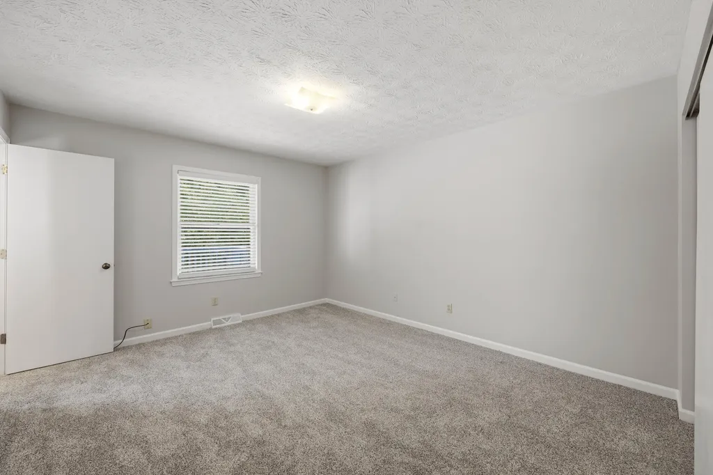 1137 Wood Ridge Road Lexington KY 40514