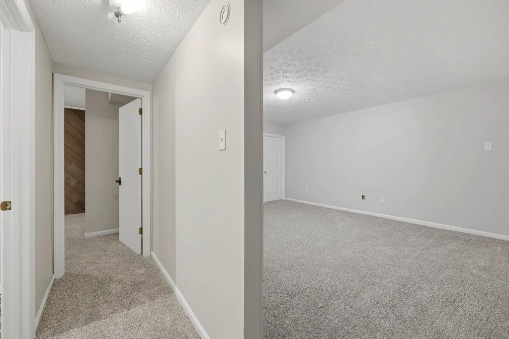 1137 Wood Ridge Road Lexington KY 40514