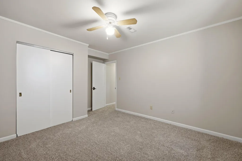 1137 Wood Ridge Road Lexington KY 40514