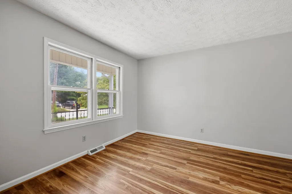 1137 Wood Ridge Road Lexington KY 40514