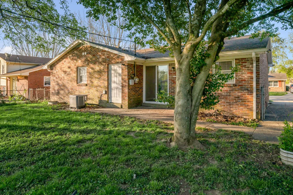 221 Quebec Way Lexington KY 40515