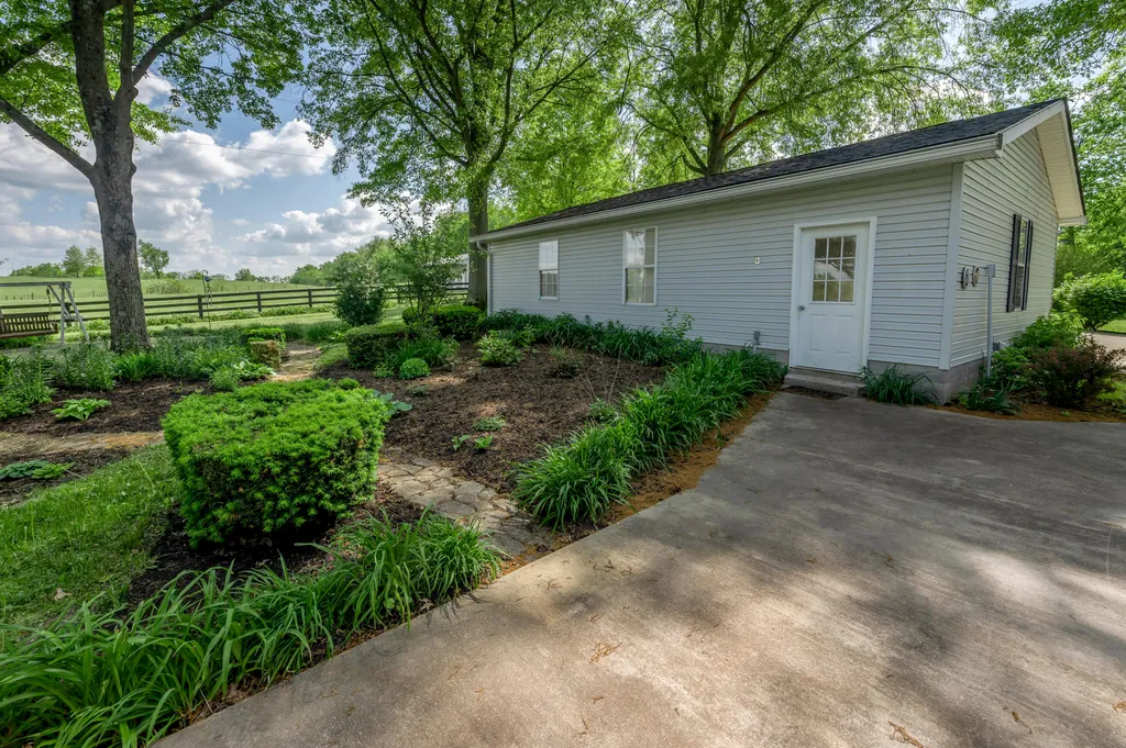 6356 Van Meter Road Winchester KY 40391