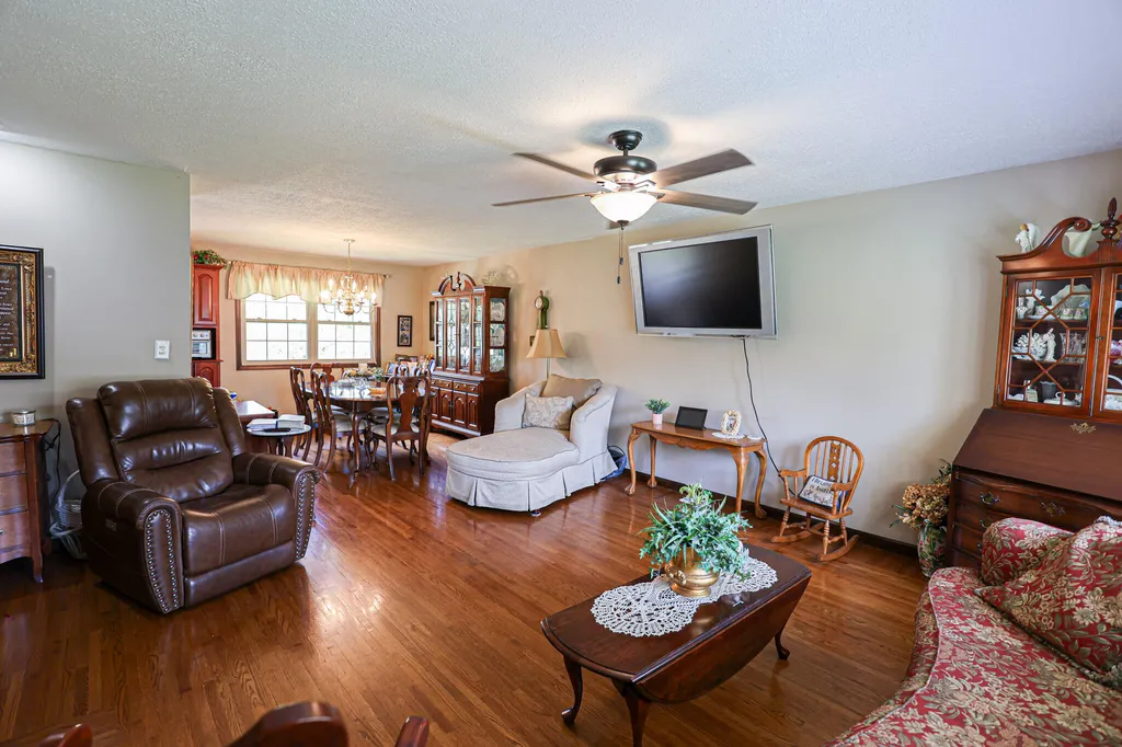 98 Gordon Road Benton KY 42025