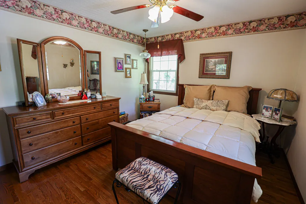 98 Gordon Road Benton KY 42025