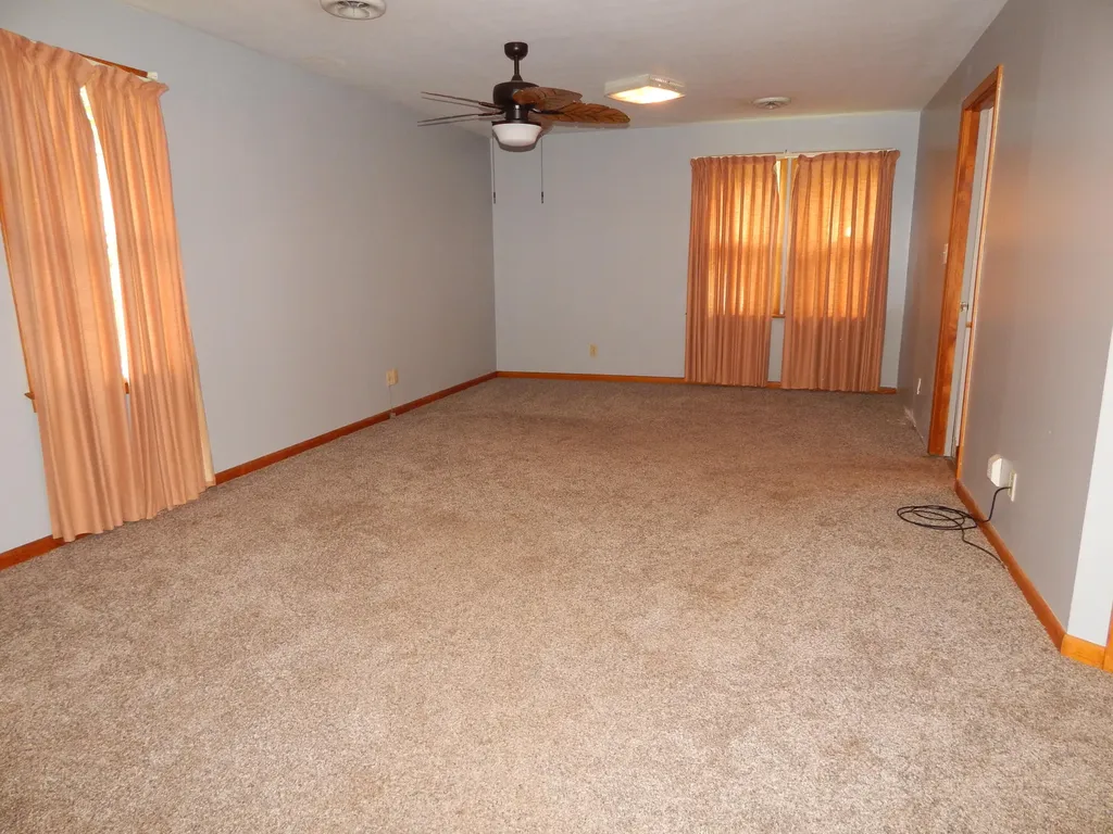2216 Dyke Road Gilbertsville KY 42044