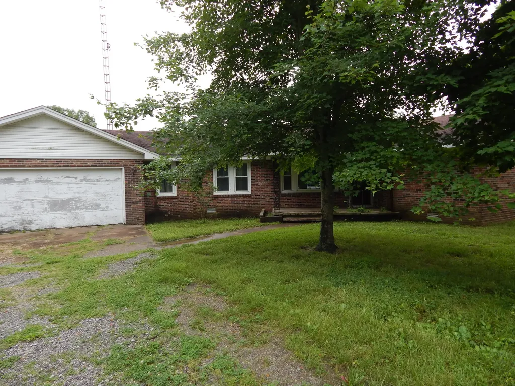 2216 Dyke Road Gilbertsville KY 42044