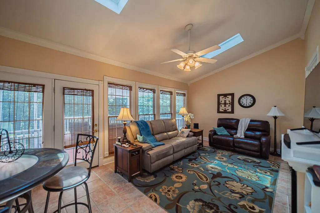 631 Chickasaw Bluff Road Benton KY 42025