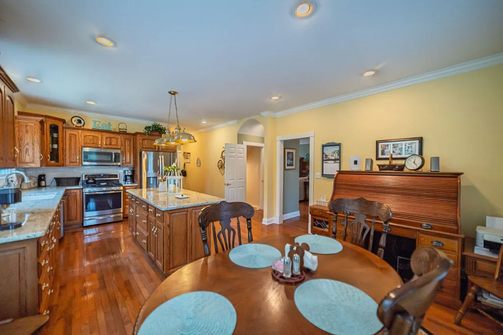 631 Chickasaw Bluff Road Benton KY 42025