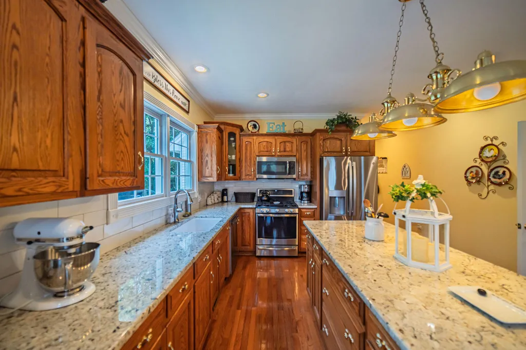 631 Chickasaw Bluff Road Benton KY 42025