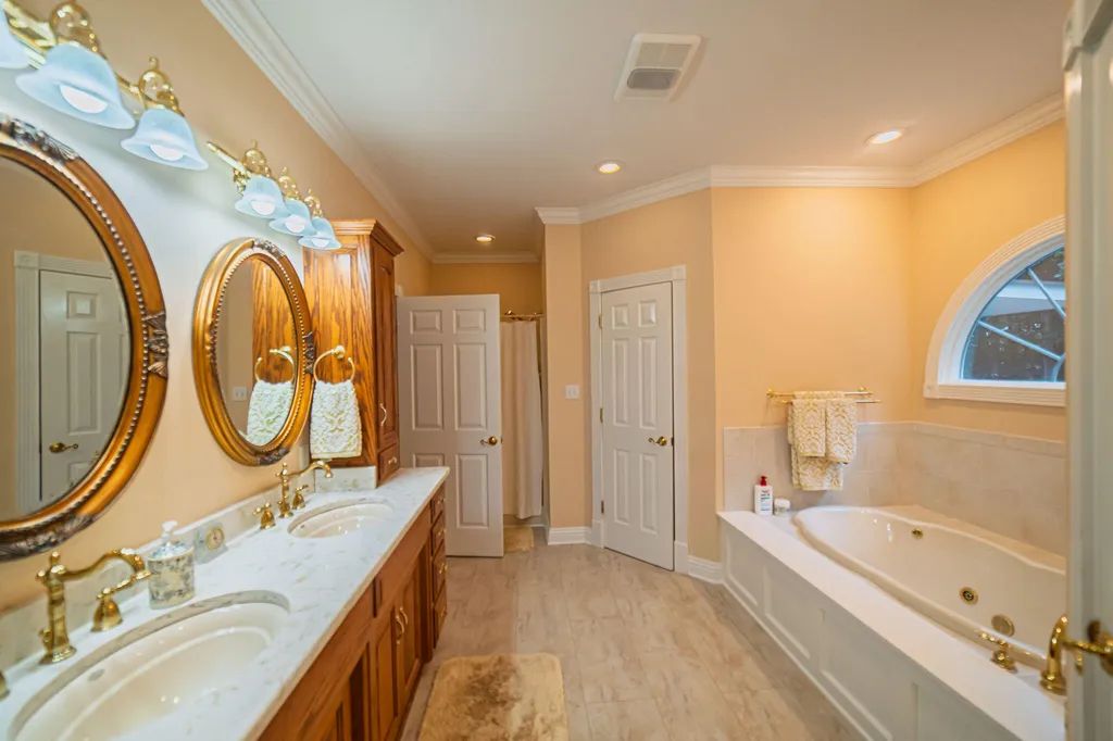 631 Chickasaw Bluff Road Benton KY 42025