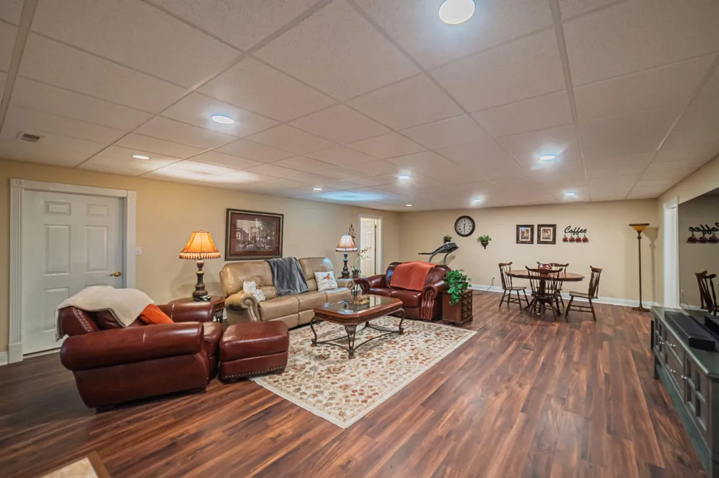 631 Chickasaw Bluff Road Benton KY 42025