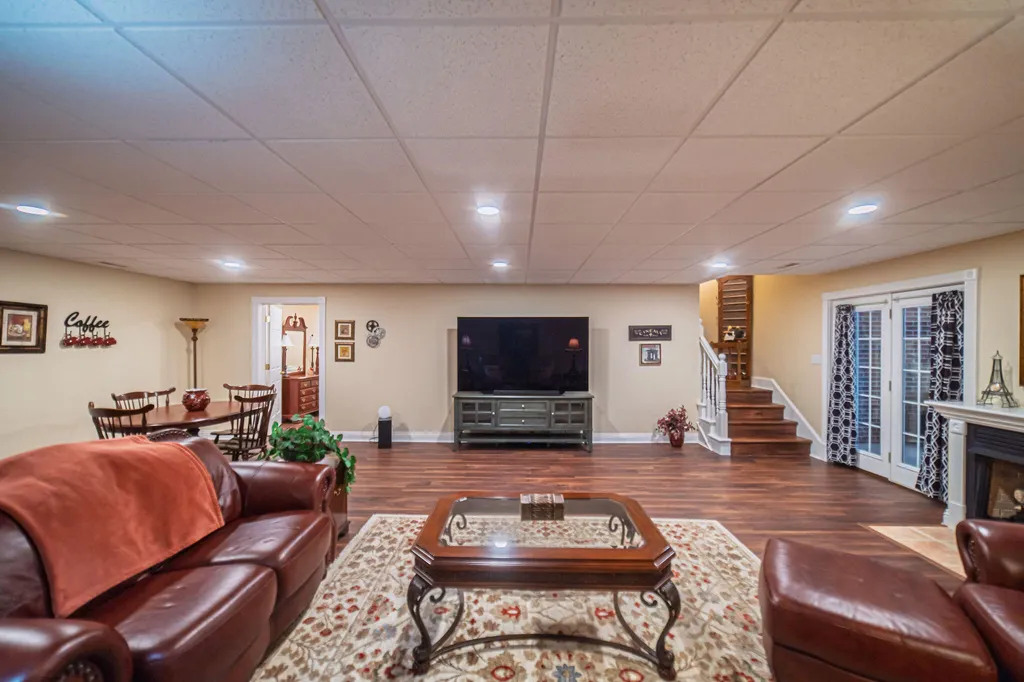 631 Chickasaw Bluff Road Benton KY 42025