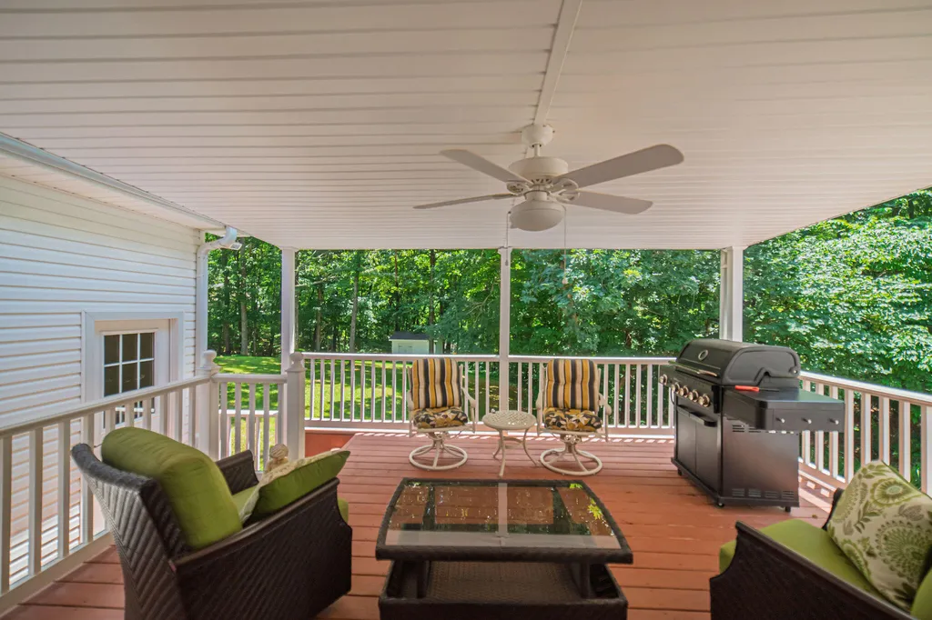 631 Chickasaw Bluff Road Benton KY 42025