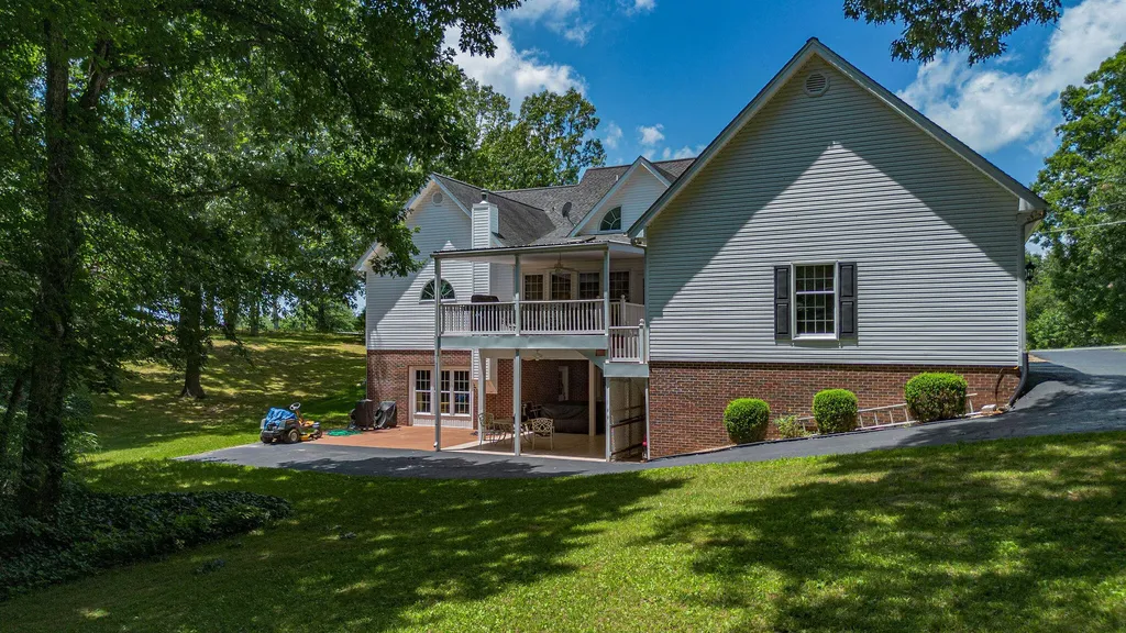 631 Chickasaw Bluff Road Benton KY 42025