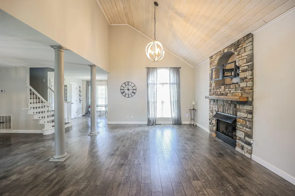 139 Sir Rogers Drive Gilbertsville KY 42044