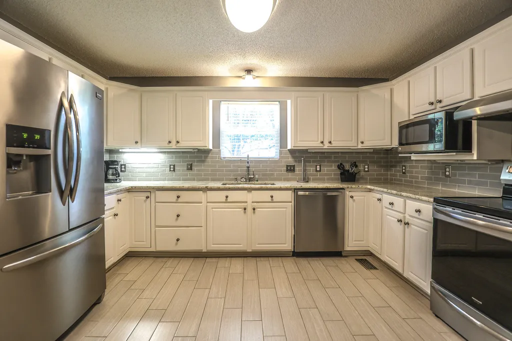 139 Sir Rogers Drive Gilbertsville KY 42044