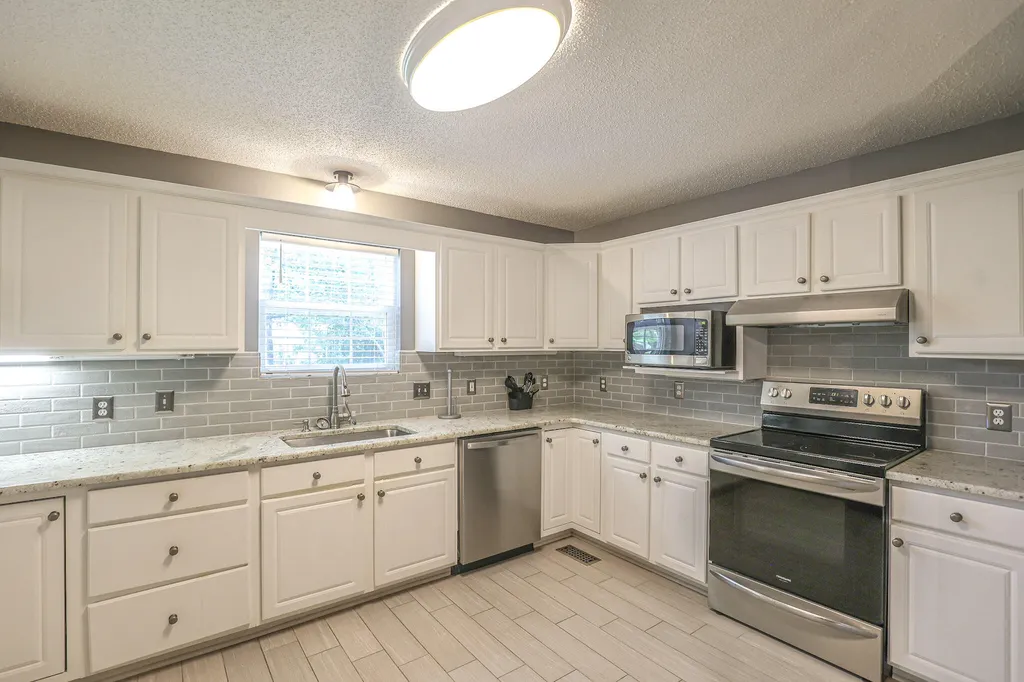 139 Sir Rogers Drive Gilbertsville KY 42044
