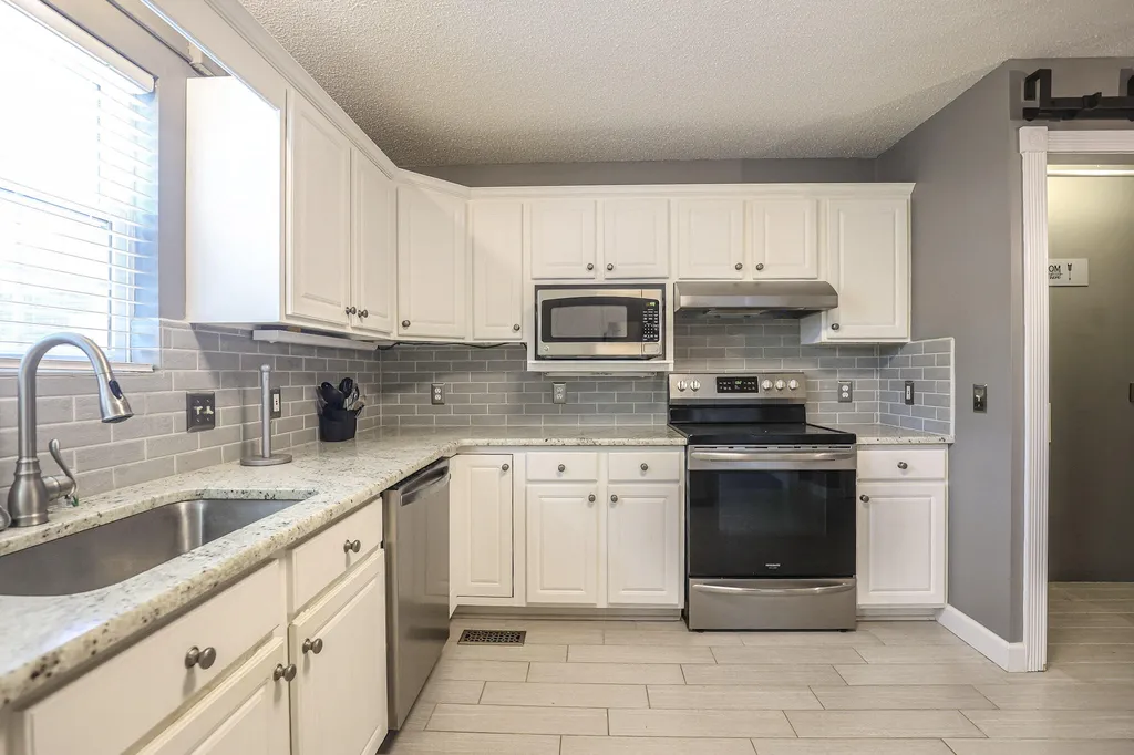 139 Sir Rogers Drive Gilbertsville KY 42044