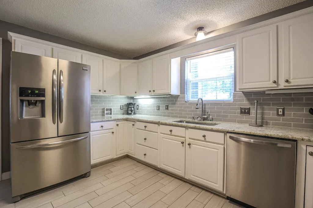 139 Sir Rogers Drive Gilbertsville KY 42044