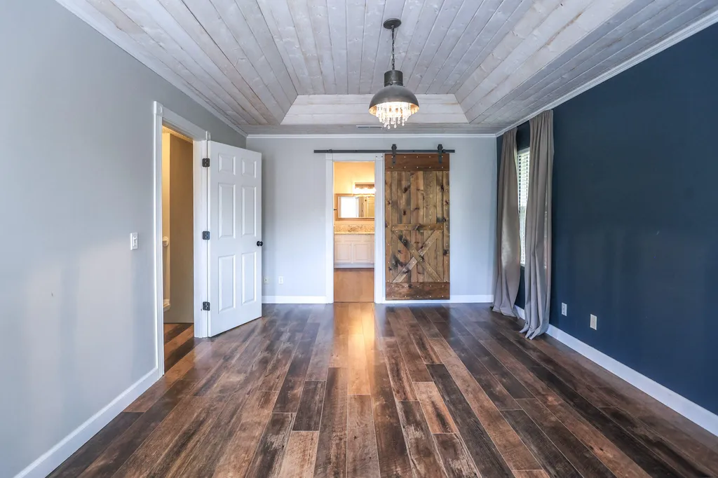 139 Sir Rogers Drive Gilbertsville KY 42044