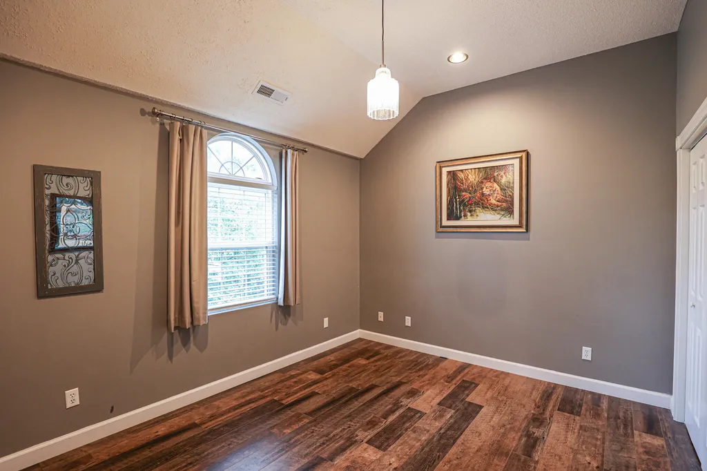 139 Sir Rogers Drive Gilbertsville KY 42044