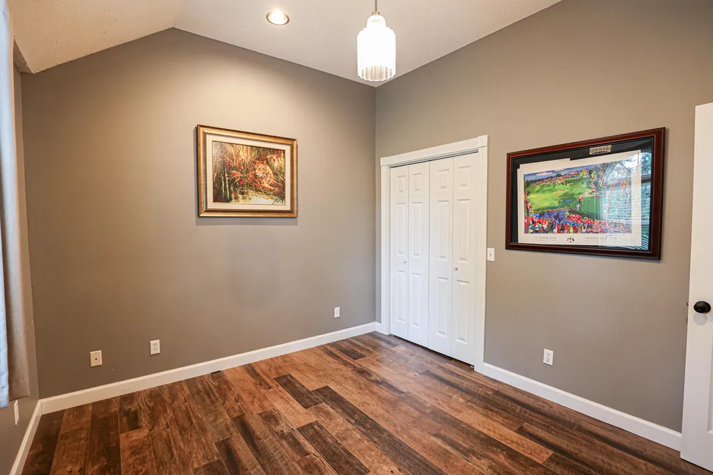 139 Sir Rogers Drive Gilbertsville KY 42044