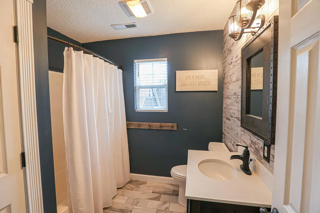 139 Sir Rogers Drive Gilbertsville KY 42044