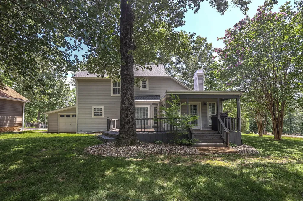 139 Sir Rogers Drive Gilbertsville KY 42044